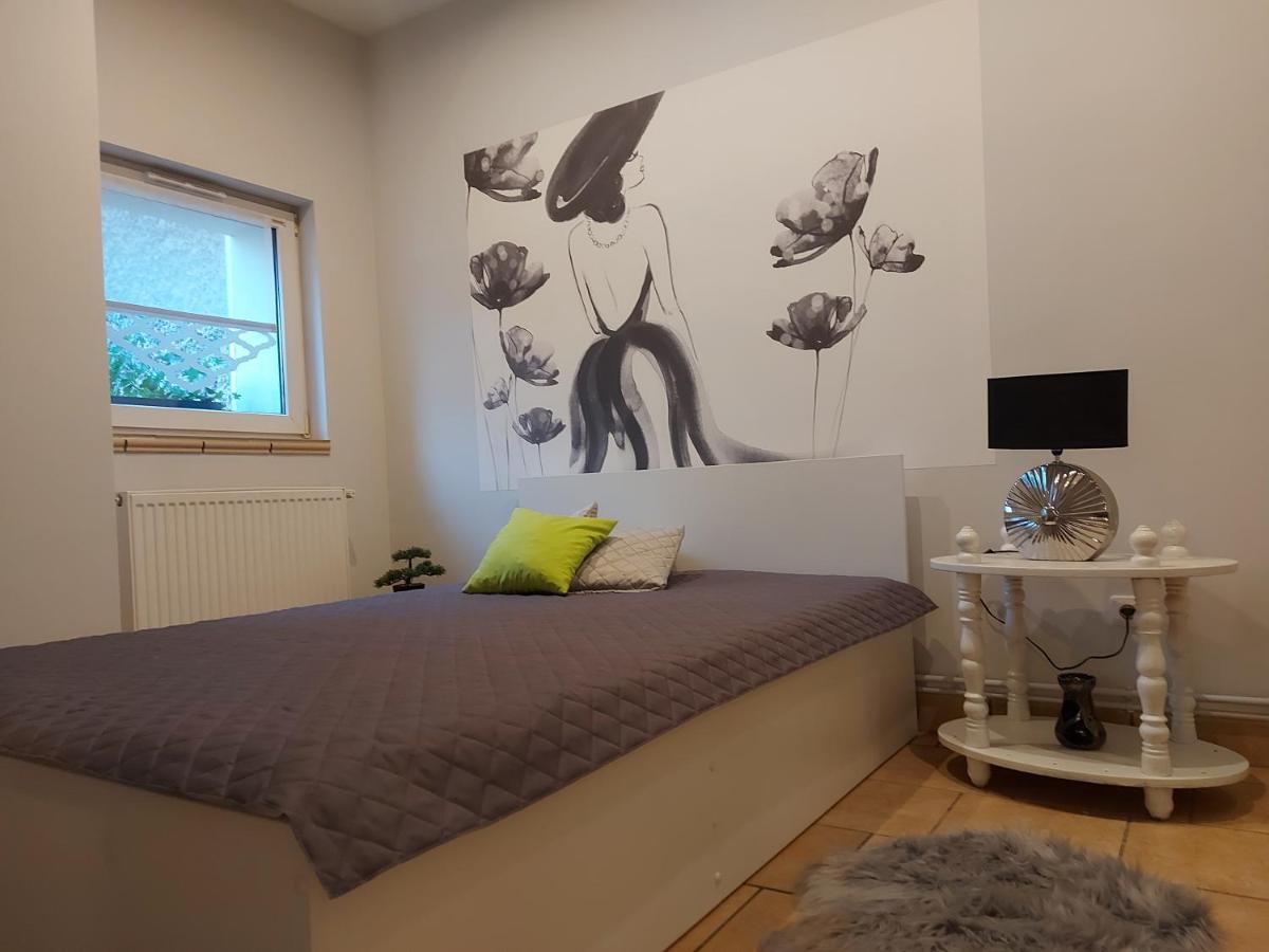 Apartament Przy Ratuszu โบกุสชุฟ-กอร์เซ ภายนอก รูปภาพ